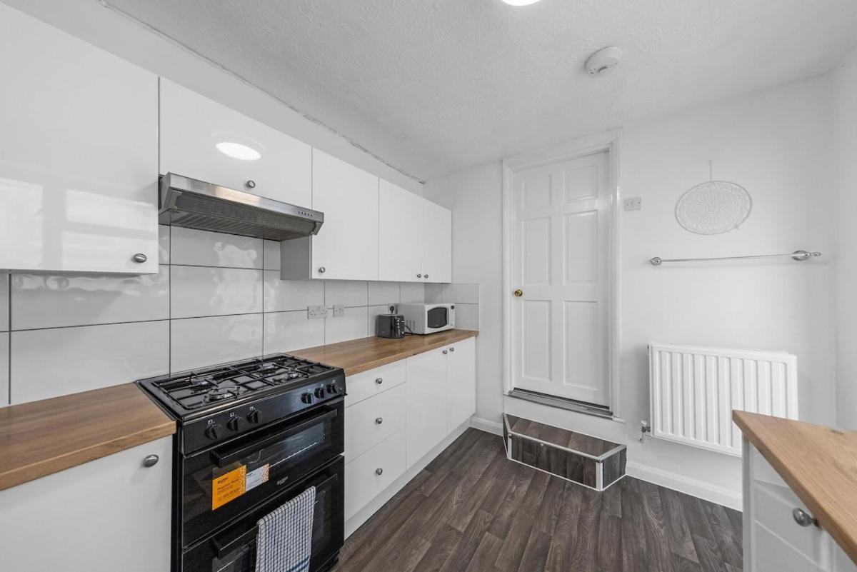 3 Bedroom In Gravesend With Free Wifi And Parking Northfleet 外观 照片